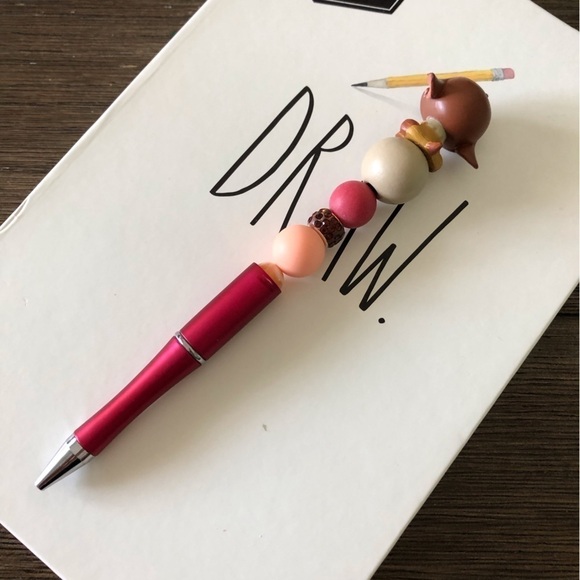 Disney Doorables: Wish: Valentino handmade beaded pen - Picture 3 of 3